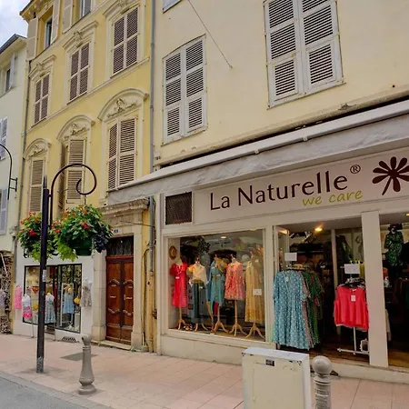 Top Floor Duplex Apt/rooftop Views/mins To Beach * Antibes